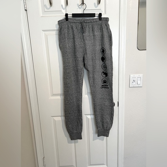 NWT Jogger Sweatpants Salt and Pepper Gray XL Banff Canada and Animal Icons - Picture 2 of 8
